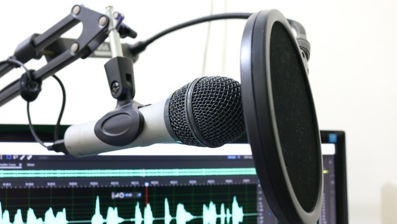 Using podcasting to promote your business online